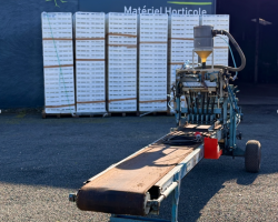 Presse motte DEWA type NM89 avec semoir granette VISSER